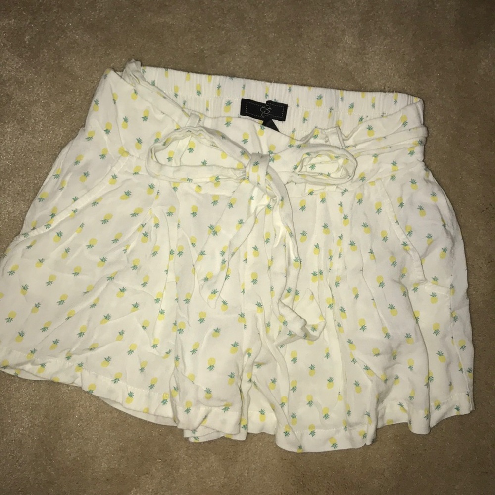 EUC flowy Jessica Simpson pineapple shorts